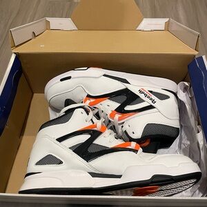 New Men’s Reebok Pump Omni Zone II 2025 Retro — Wht/Blk/Orange — Size 10